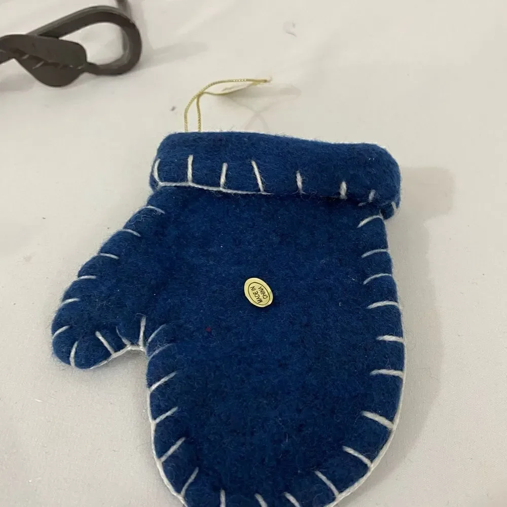 NWT Christmas Mitten Ornaments